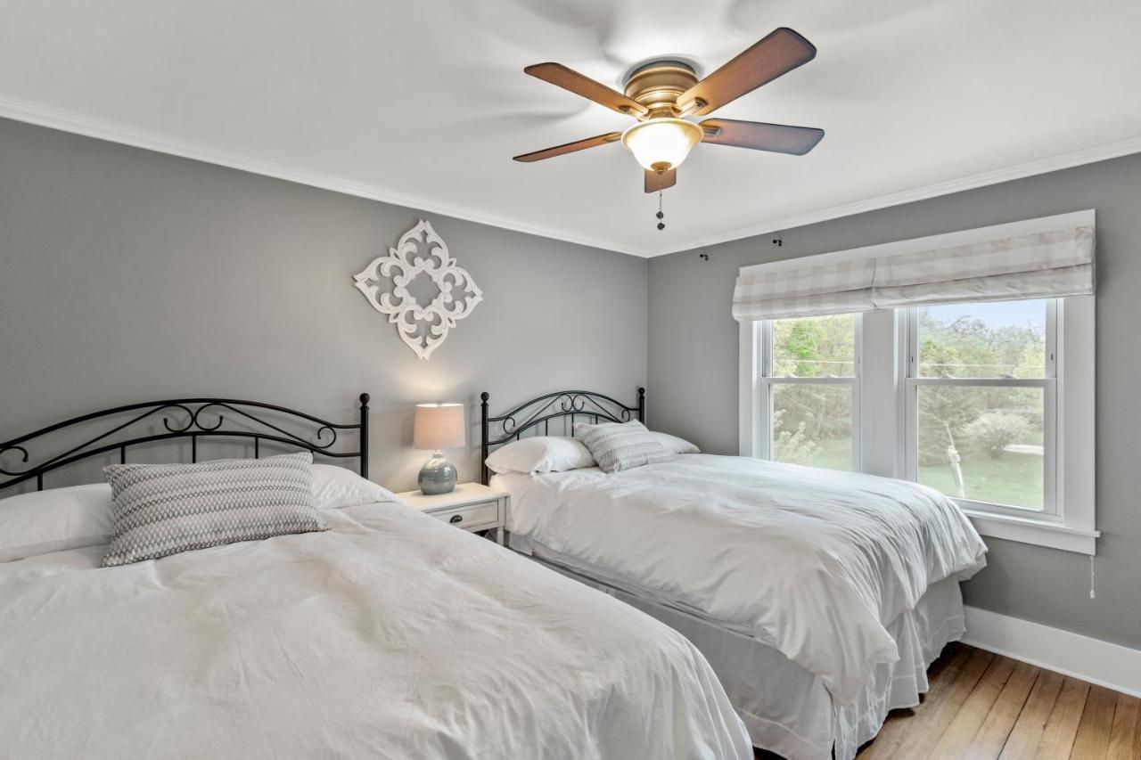 Gorgeous Downtown Bungalow, Walk Everywhere!!! Lake Geneva Ngoại thất bức ảnh